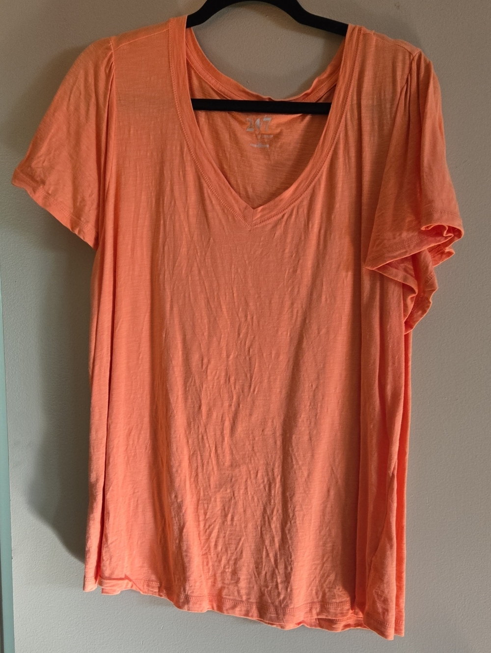 Everyday V-Neck Short Sleeve Tee in Coral